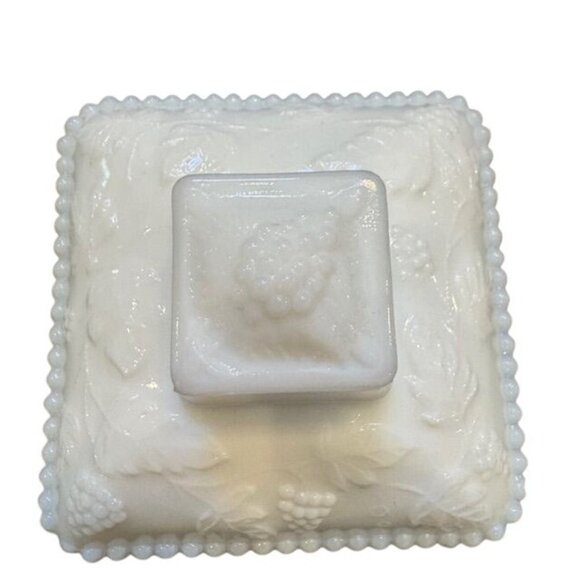 Vintage White Milk Glass Candy Dish W/Grape & Leaf Detail Square Lid - Picture 3 of 9
